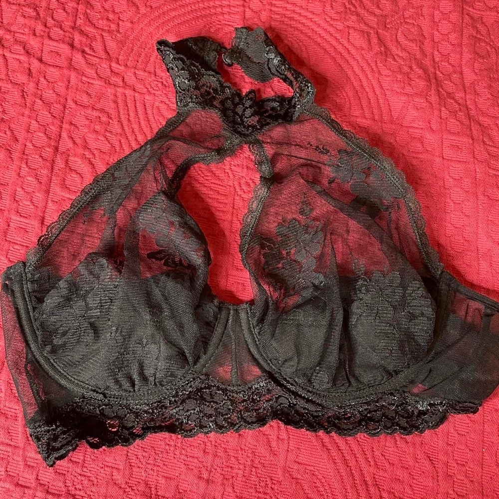 Lace halter top underwire bra size large